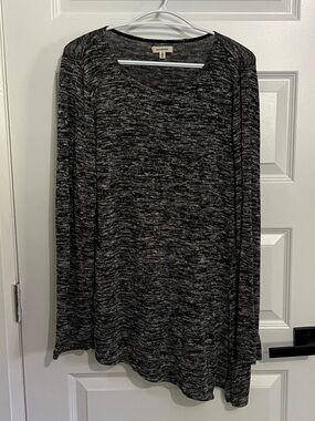 095 - Max Studio Black and Gray Marled Long Sleeve Top